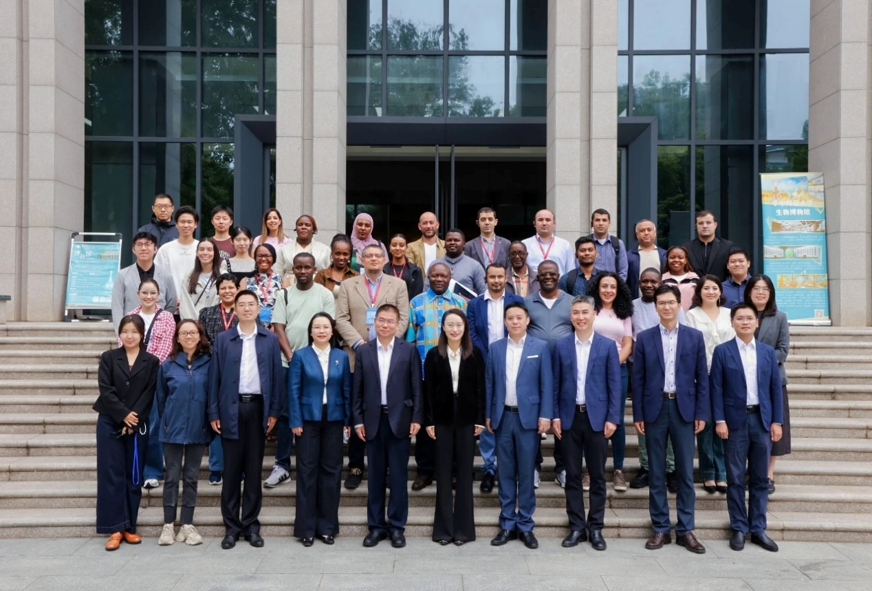 湖北日报媒体关注报道多国官员参加 “中国式现代化